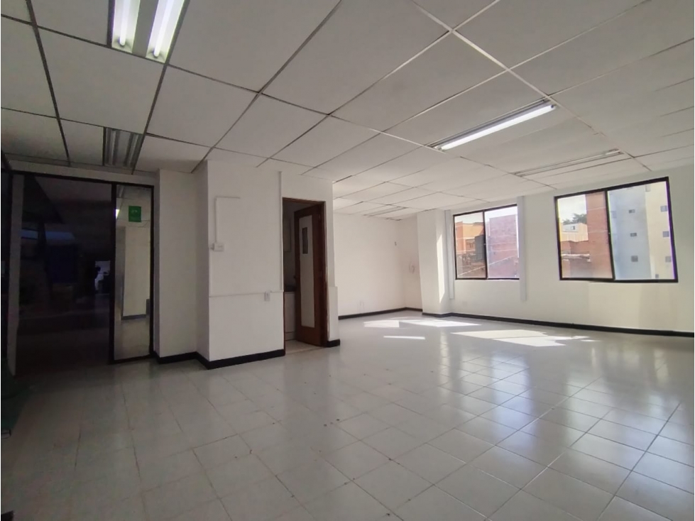 Oficina Sector Avenida Nutibara en Arriendo — foto 4