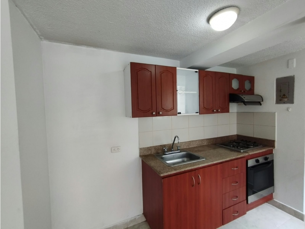 Apartamento en Loma de Los Bernal para arrendar — foto 4