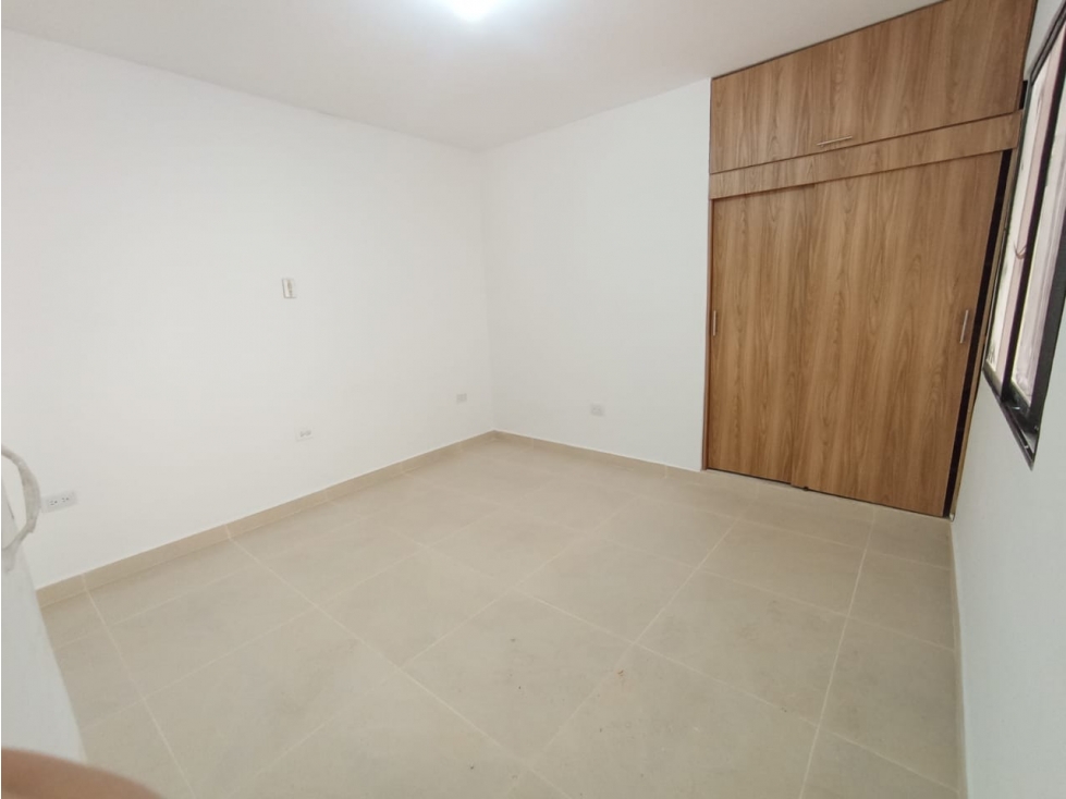 Se arrienda casa en sector de laureles nogal 1 piso — foto 5