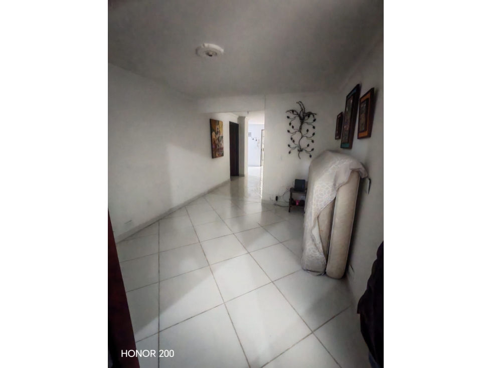 Se vende apartamento segundo piso sector la Floresta interno — foto 2
