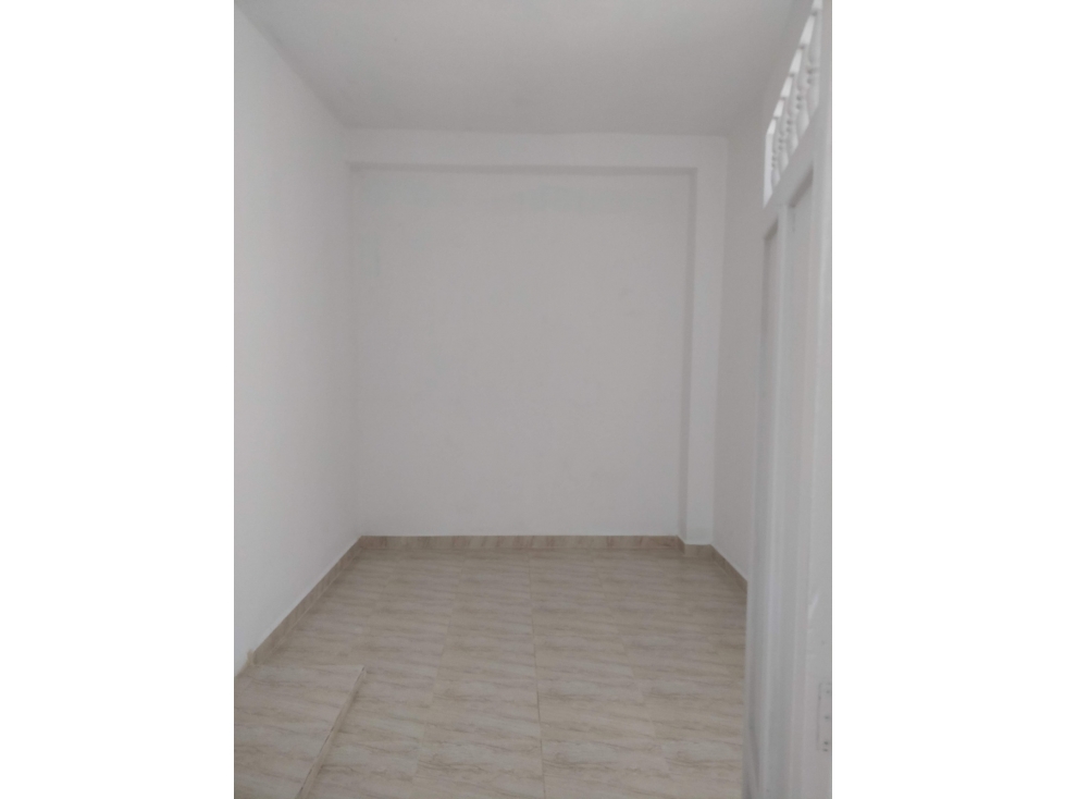 Se arrienda Casa primer piso Sector la américa, Casa Bodega o local — foto 2