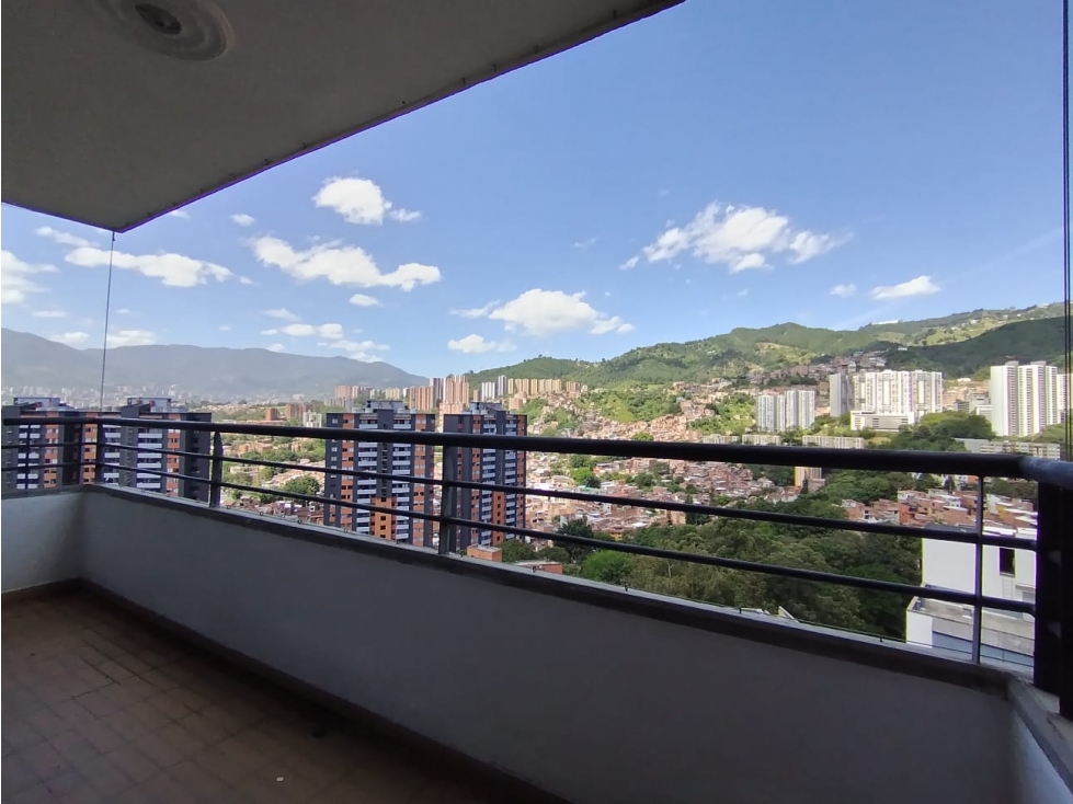 Apartamento en arriendo en el sector de La Loma de los bernal — foto 3