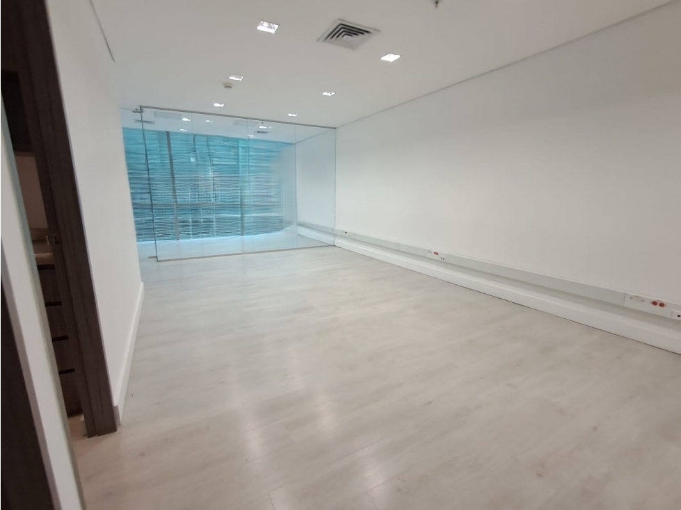oficina en milla de oro en arriendo — foto 6