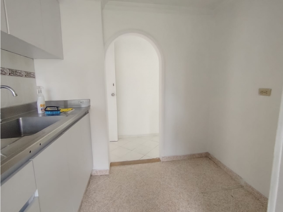SE ARRIENDA APTO EN LA 80 UBIDAD SORRENTO 1 BLOQUE 8 PISO APTO 6 14 — foto 3