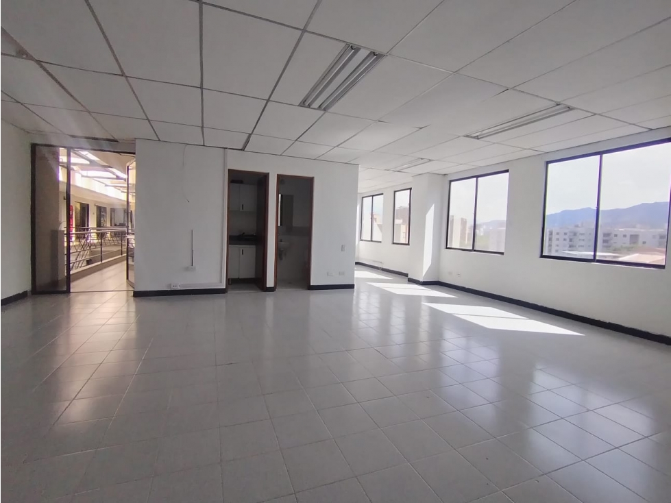 Oficina en Avenida Nutibara Arriendo — foto 3