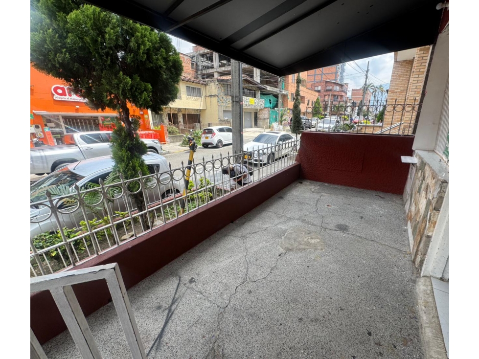 Local comercial en sector de Belén san bernardo primer piso
