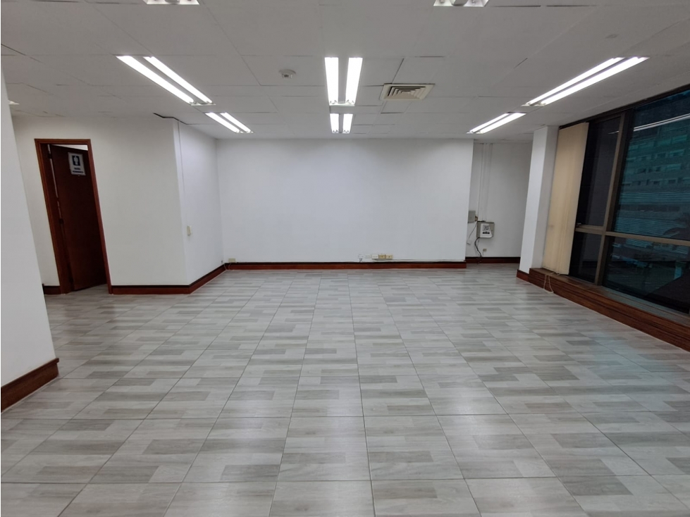 Oficina en arriendo en milla de oro el poblado