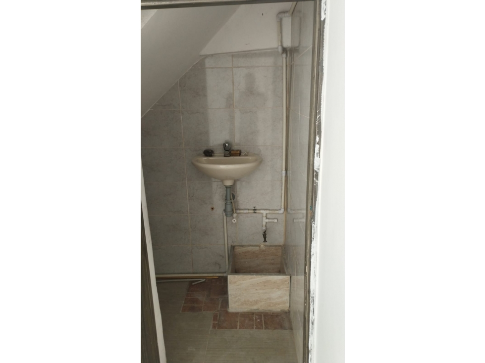 Se arrienda Local comercial ubicado en Aranjuez primer piso — foto 6