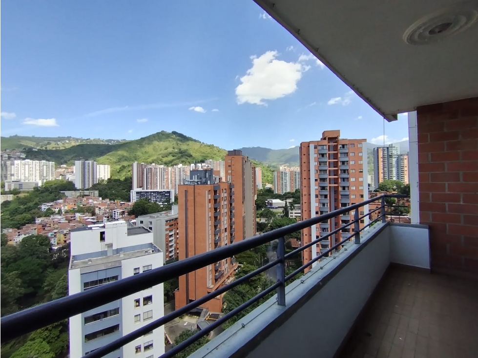 Apartamento en arriendo en el sector de La Loma de los bernal — foto 2