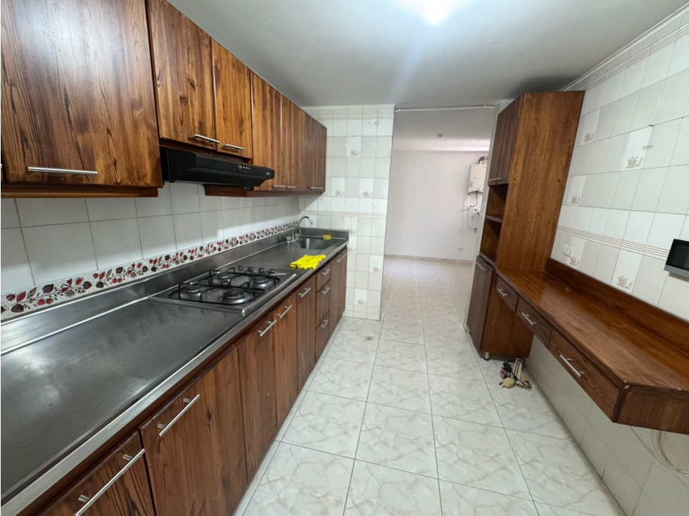 Apartamento en Arriendo tercer piso Sector Laureles — foto 2