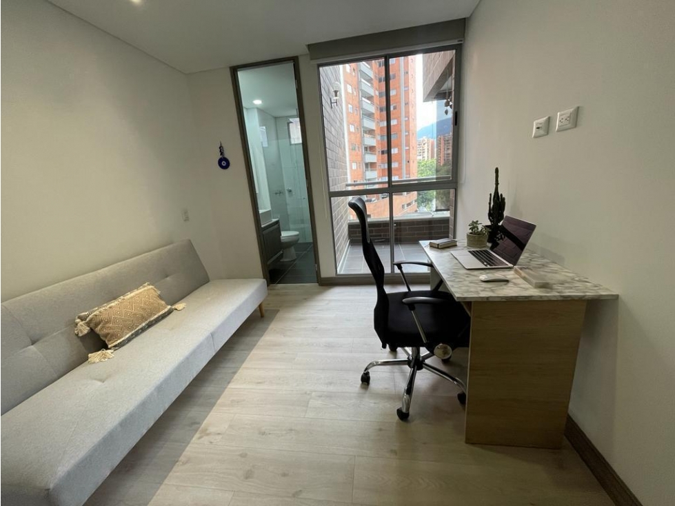 Apartamento en arriendo sector loma las brujas — foto 4