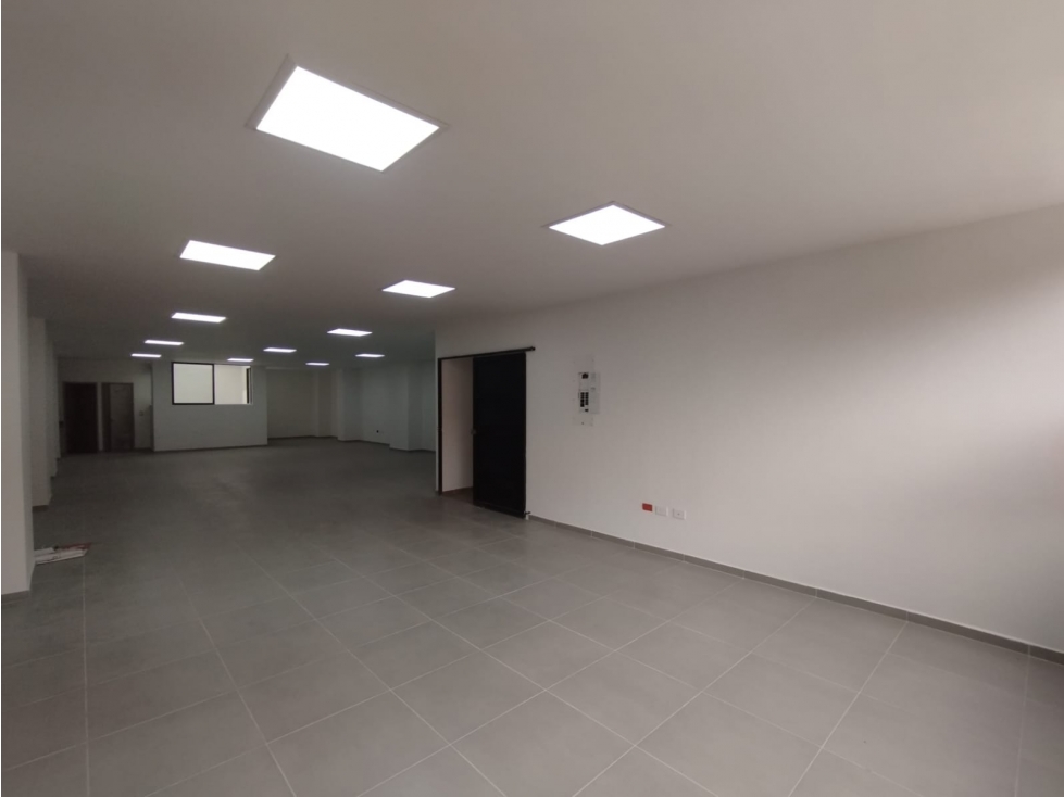 Bodega en arriendo sector calasanz piso 2 — foto 6
