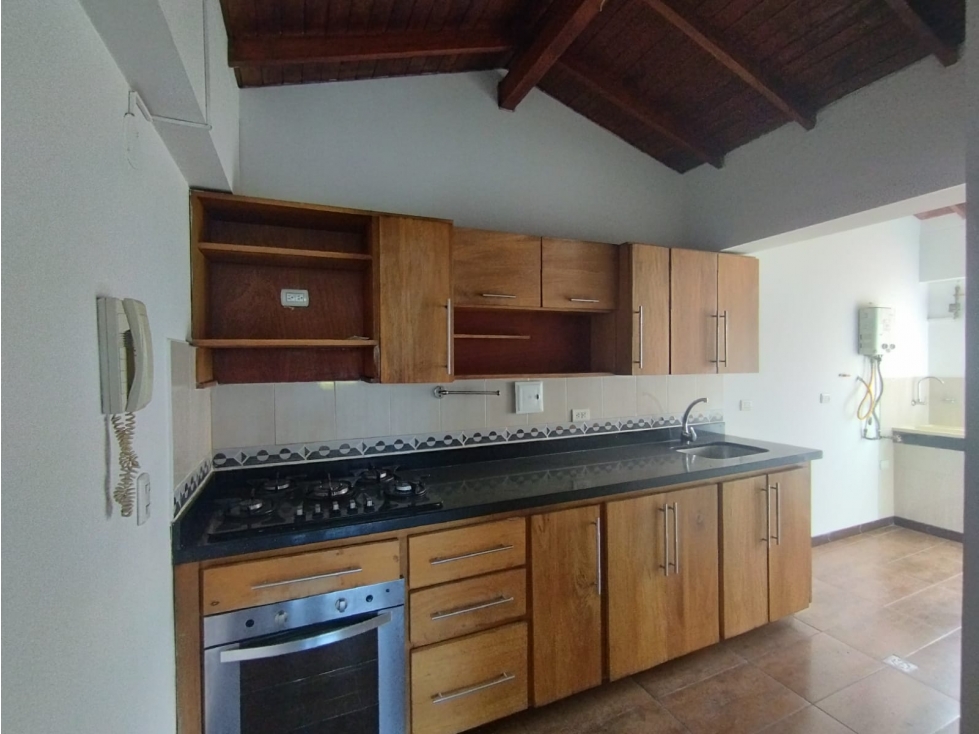Apartamento en arriendo o en venta en la loma de los bernal