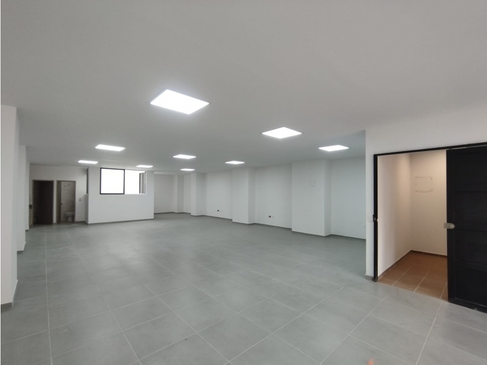 Bodega en arriendo sector calasanz piso 2
