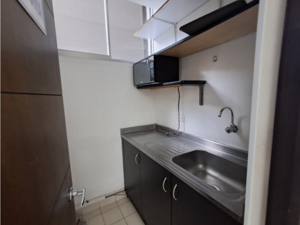 Oficina en arriendo en milla de oro el poblado