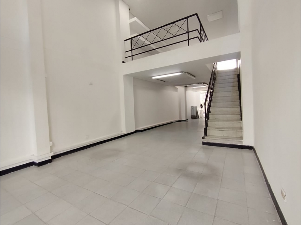 Oficina Sector Avenida Nutibara en Arriendo