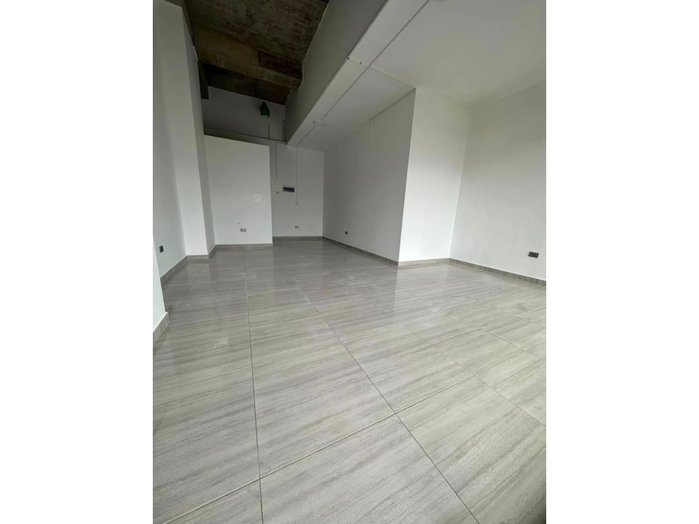 VENTA DE LOCAL TORRES DEL BOSQUE ETAPA 1 CAÑAVERAL - 3