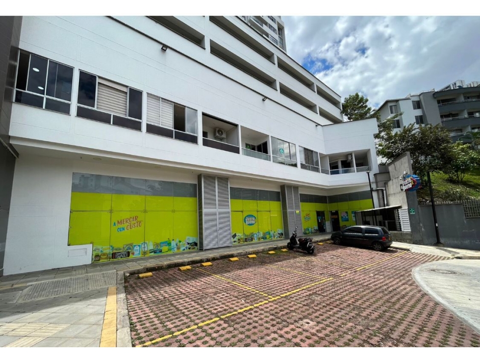 VENTA DE LOCAL COMERCIAL EN CAÑAVERAL FRENTE A RESERVA 2 - 3