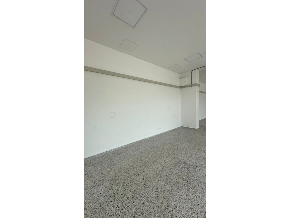 ARRIENDO LOCAL EN CONDOMINIO RESERVA CAÑAVERAL - FLORIDABLANCA - 4