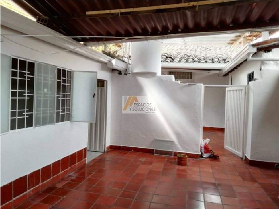 VENTA DE CASALOTE- BARRIO SAN MIGUEL PARA CONSTRUIR O REMODELAR