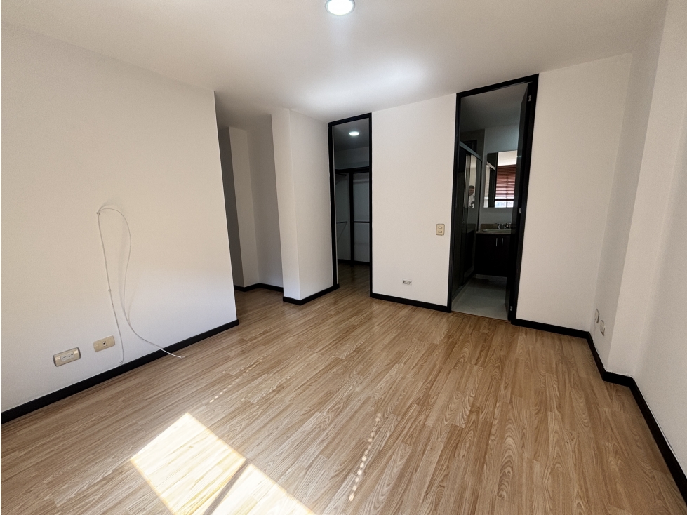 ARRIENDO APARATMENTO EN POBLADO - CIUDAD DEL RIO — foto 6