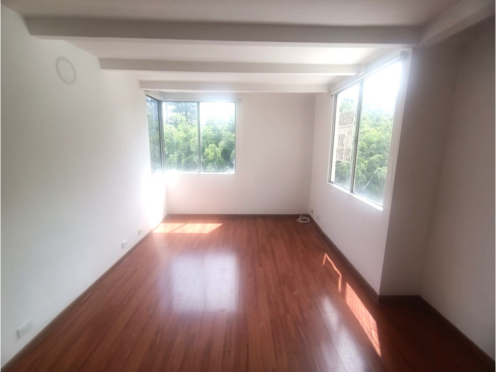 ARRIENDO APARTAMENTO EN EL POBLADO - PATIO BONITO — foto 2