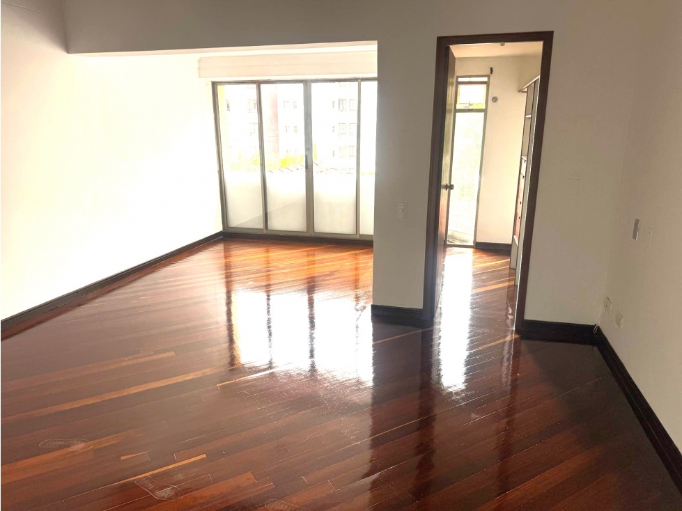 ARRIENDO CASA DE DOS NIVELES EN POBLADO - PALMAS — foto 3