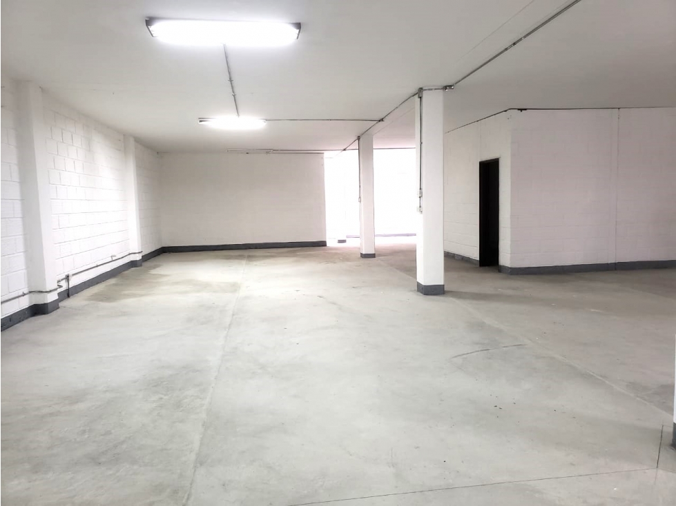 ARRIENDO BODEGA EN GUAYABAL - SAN FERNANDO