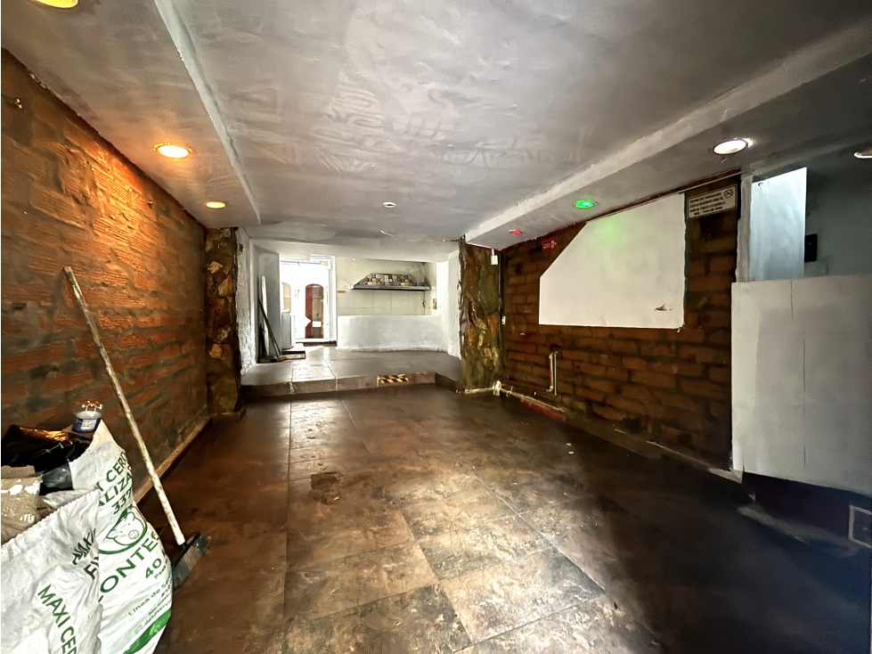 ARRIENDO LOCAL EN EL POBLADO - PARQUE LLERAS