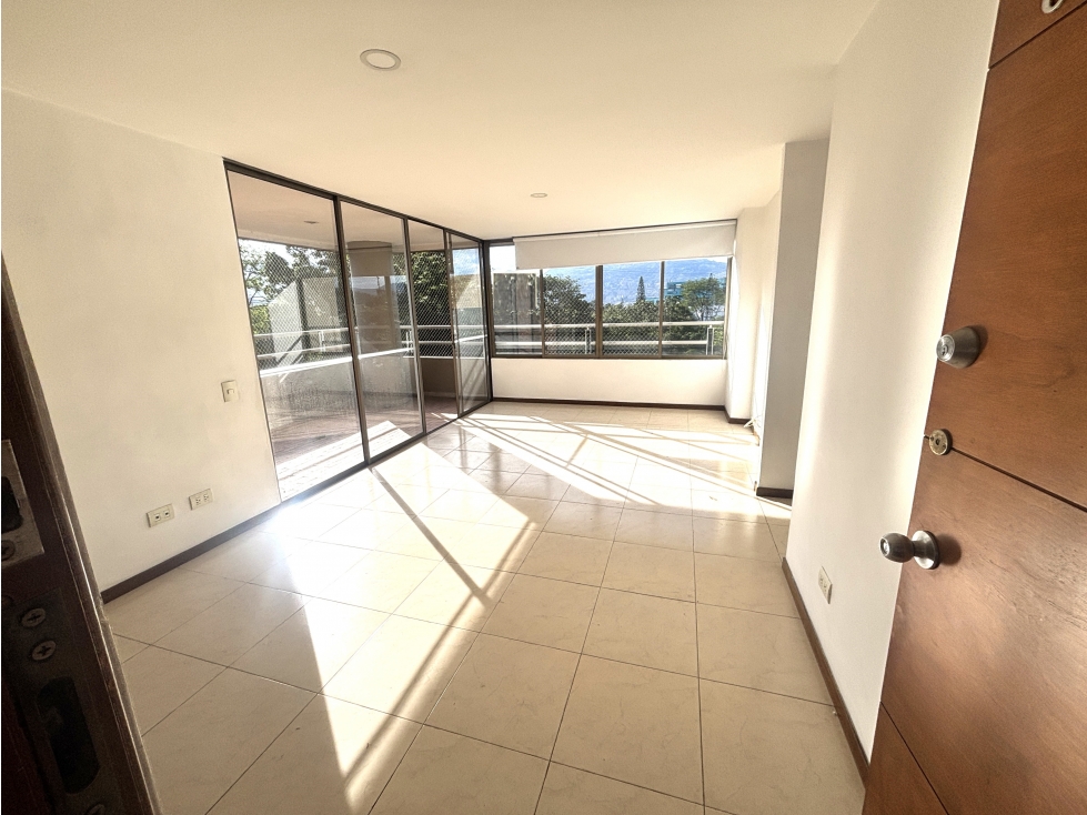 ARRIENDO APARTAMENTO EN POBLADO - PATIO BONITO