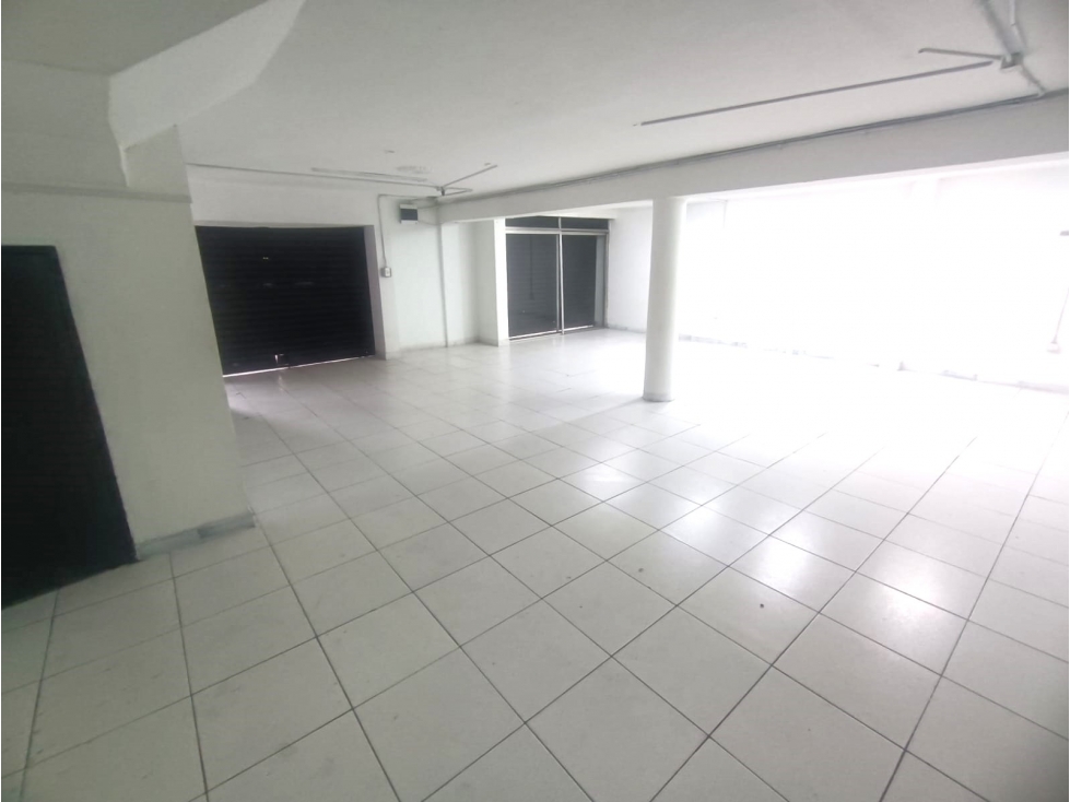 ARRIENDO LOCAL DUPLEX EN LA FLORESTA — foto 2