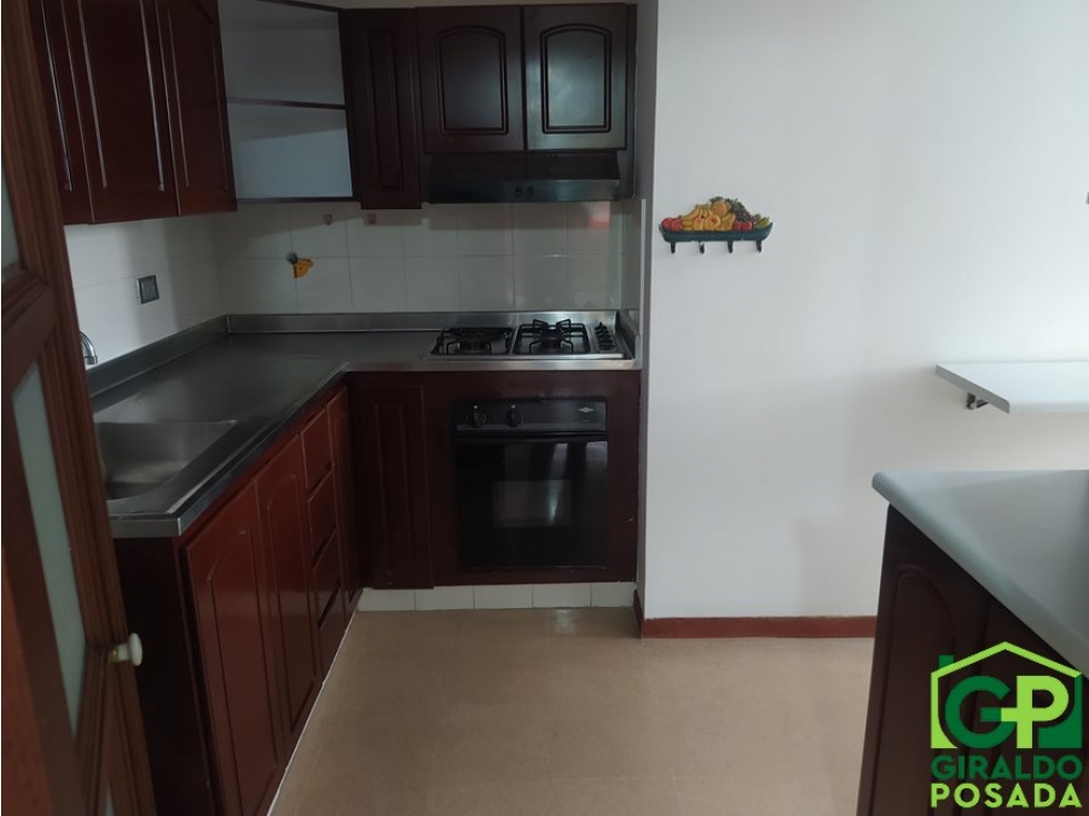 ARRIENDO APARTAMENTO EN POBLADO - PATIO BONITO — foto 4