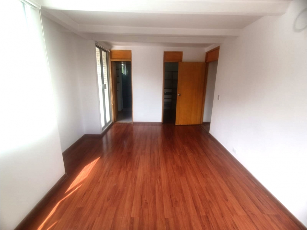 ARRIENDO APARTAMENTO EN EL POBLADO - PATIO BONITO