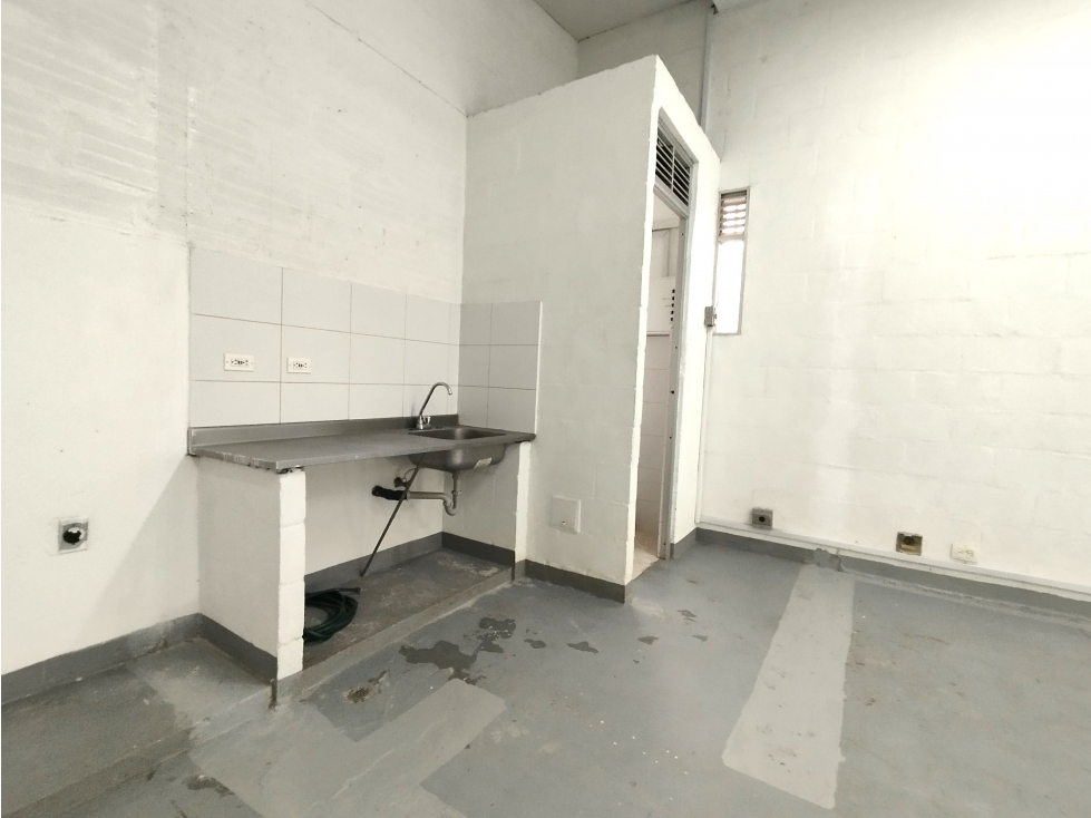 ARRIENDO BODEGA EN GUAYABAL — foto 3