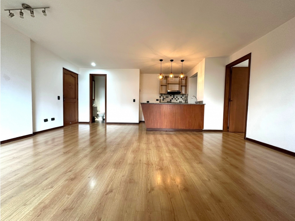 ARRIENDO APARTAESTUDIO EN POBLADO - LA SUPERIOR — foto 2