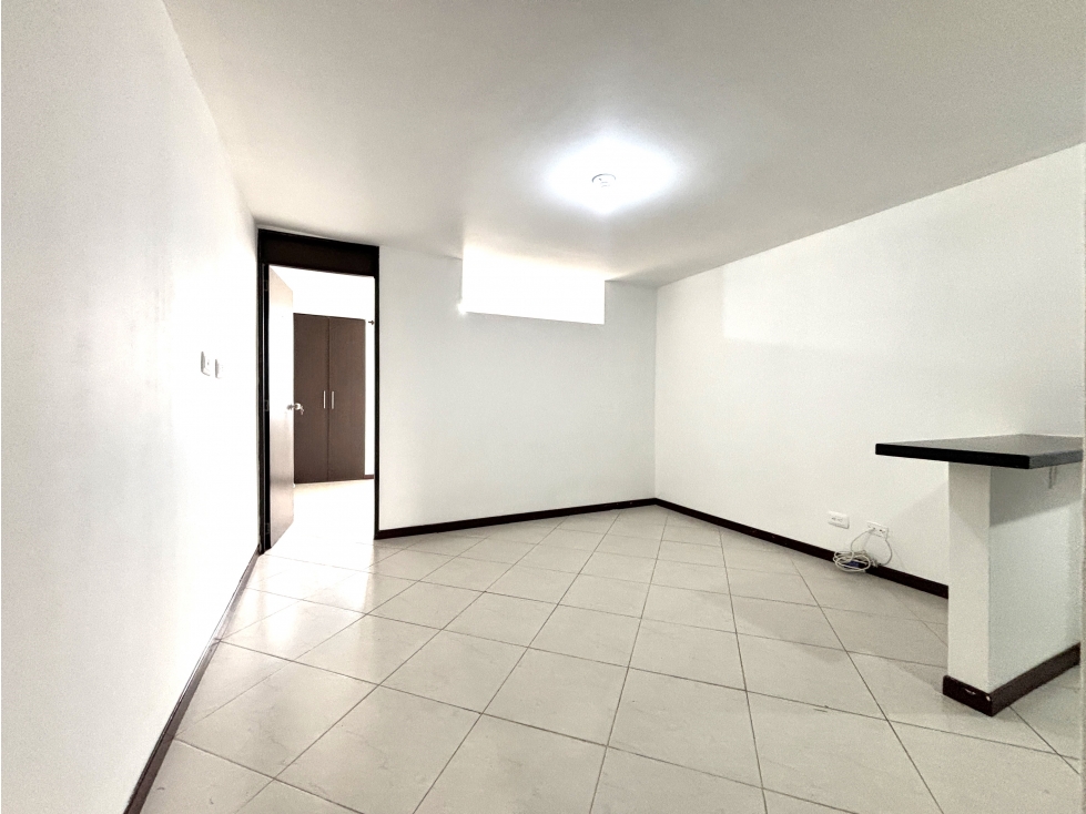ARRIENDO APARTAESTUDIO EN EL CENTRO LA CANDELARÍA - 2