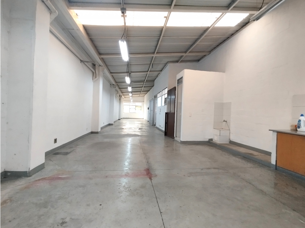 ARRIENDO BODEGA EN GUAYABAL