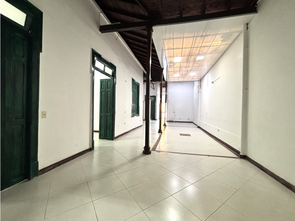 ARRIENDO CASA COMERCIAL EN PRADO CENTRO