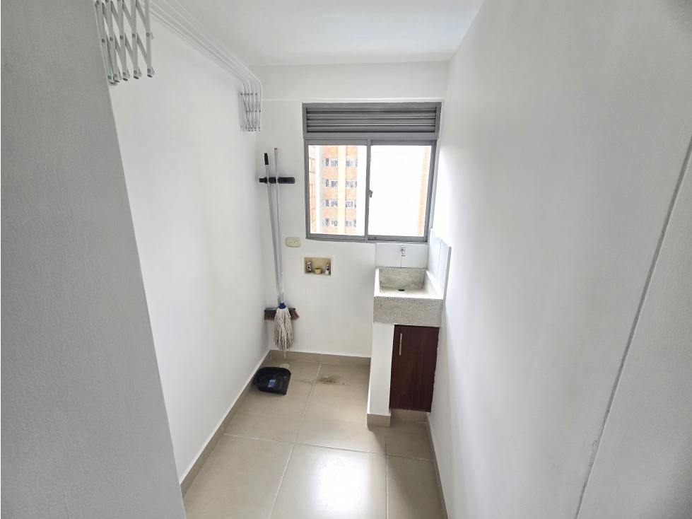 ARRIENDO APARTAMENTO EN POBLADO - CASTROPOL — foto 6