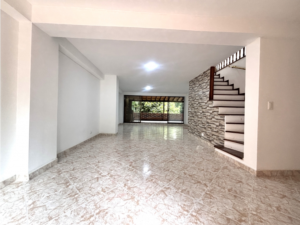 ARRIENDO APARTAMENTO DUPLEX EN POBLADO - SAN LUCAS