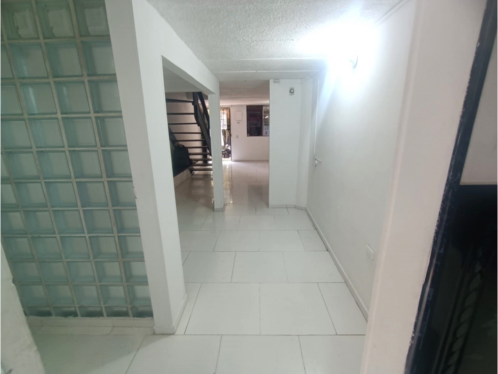 VENDO CASA DE TRES EN NIVELES EN VILLA HERMOSA — foto 2