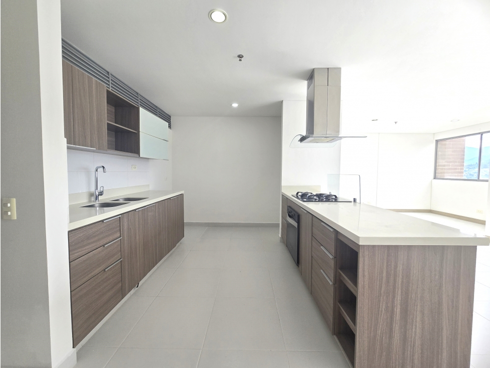 ARRIENDO APARTAMENTO EN EL POBLADO - CASTROPOL — foto 5