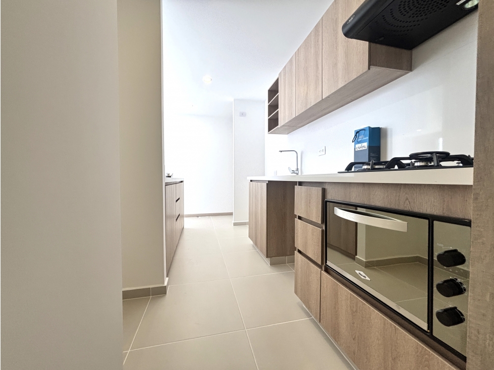 ARRIENDO APARTAMENTO PARA ESTRENAR EN POBLADO - CIUDAD DEL RIO — foto 3