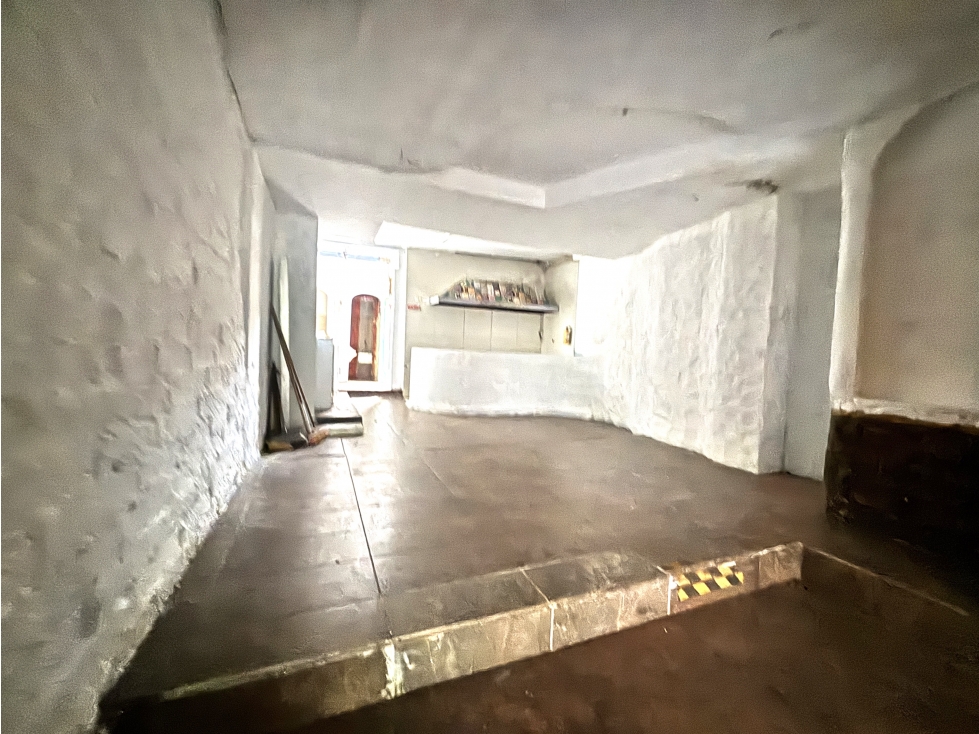 ARRIENDO LOCAL EN EL POBLADO - PARQUE LLERAS — foto 2