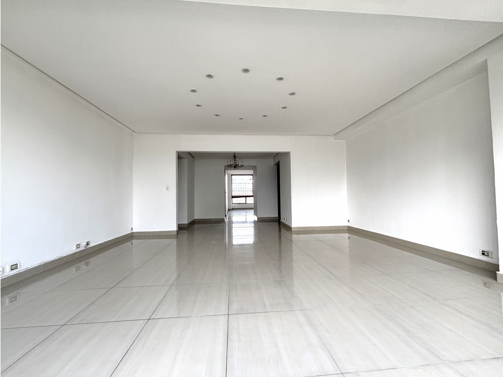 ARRIENDO APARTAMENTO EN POBLADO - PATIO BONITO — foto 2