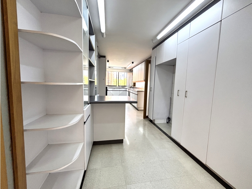 ARRIENDO APARTAMENTO EN POBLADO - LOS BALSOS — foto 3