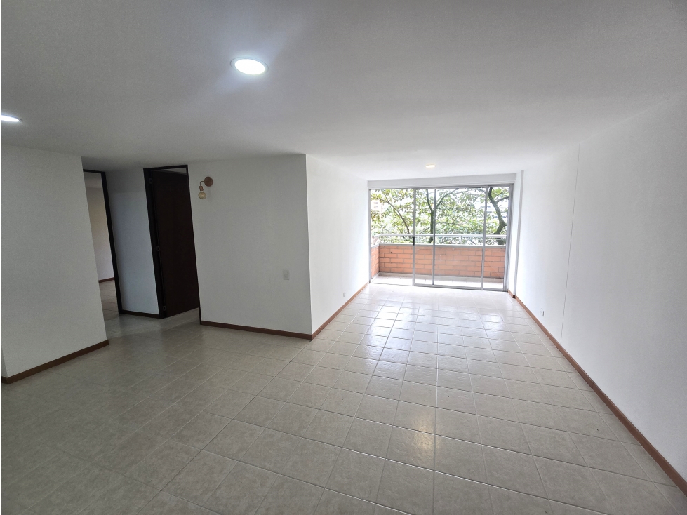 ARRIENDO APARTAMENOT EN POBLADO - PATIO BONITO