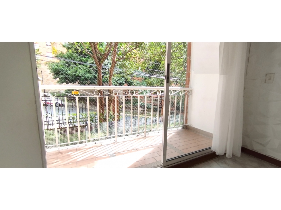 VENDO APARTAMENTO EN EL POBLADO - CASTROPOL — foto 5
