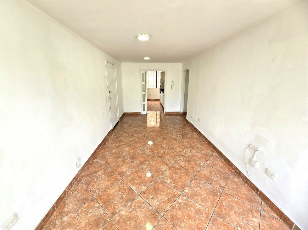 ARRIENDO APARTAMENTO EN LOS COLORES — foto 3