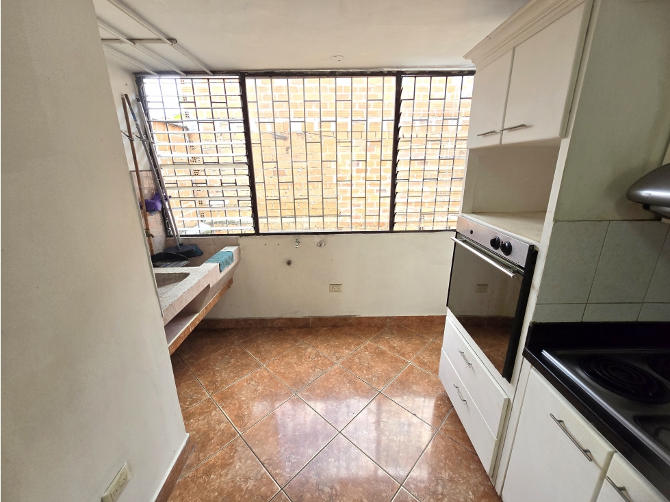 ARRIENDO APARTAMENTO EN LOS COLORES — foto 6